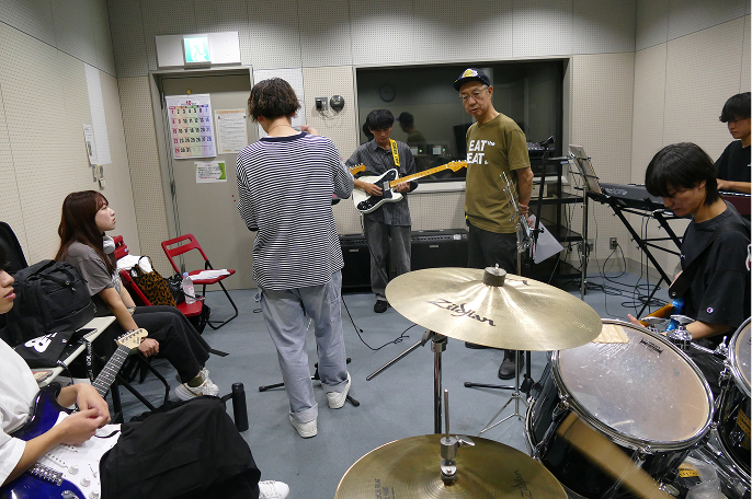 軽音楽部の練習風景