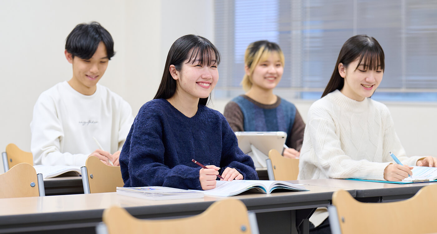 大阪物療大学の学生が楽しそうに授業を受けています